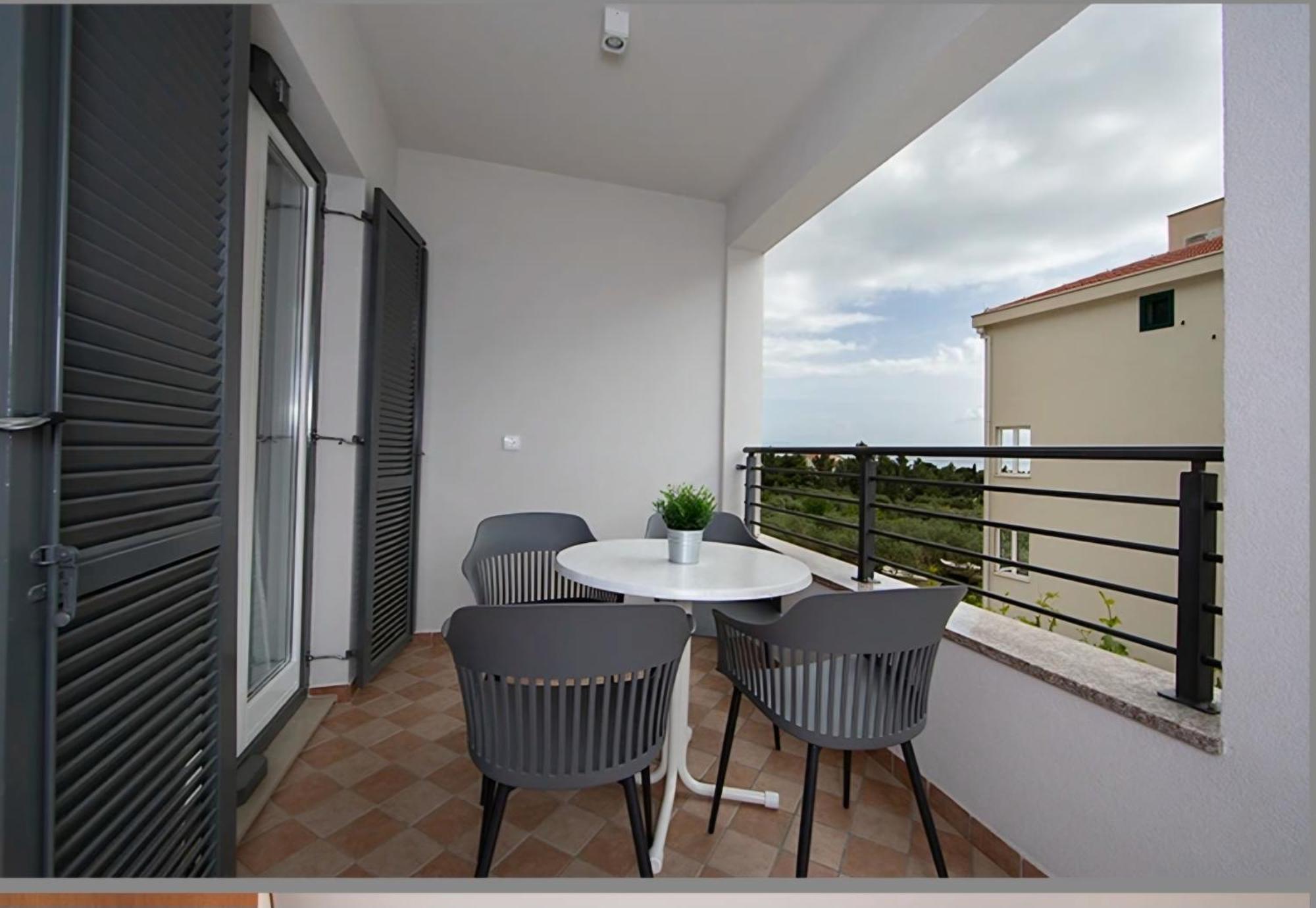 Ivmalu Apartments Tučepi Dış mekan fotoğraf